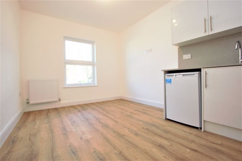 Room Hertford Road in Greater London