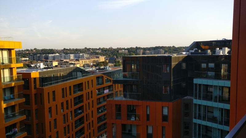 Flat Telegraph Avenue in Greater London