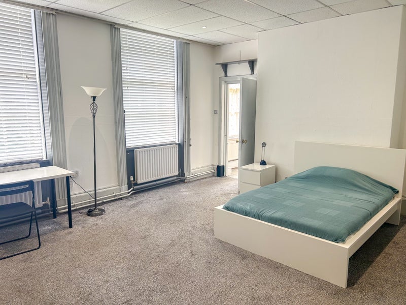Room West Cliff in Preston