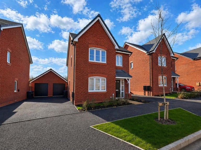 House Oakley Road in Kenilworth