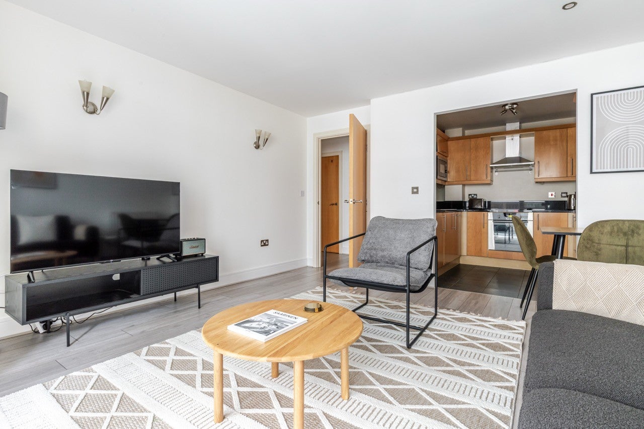 Flat Cassilis Road in Greater London