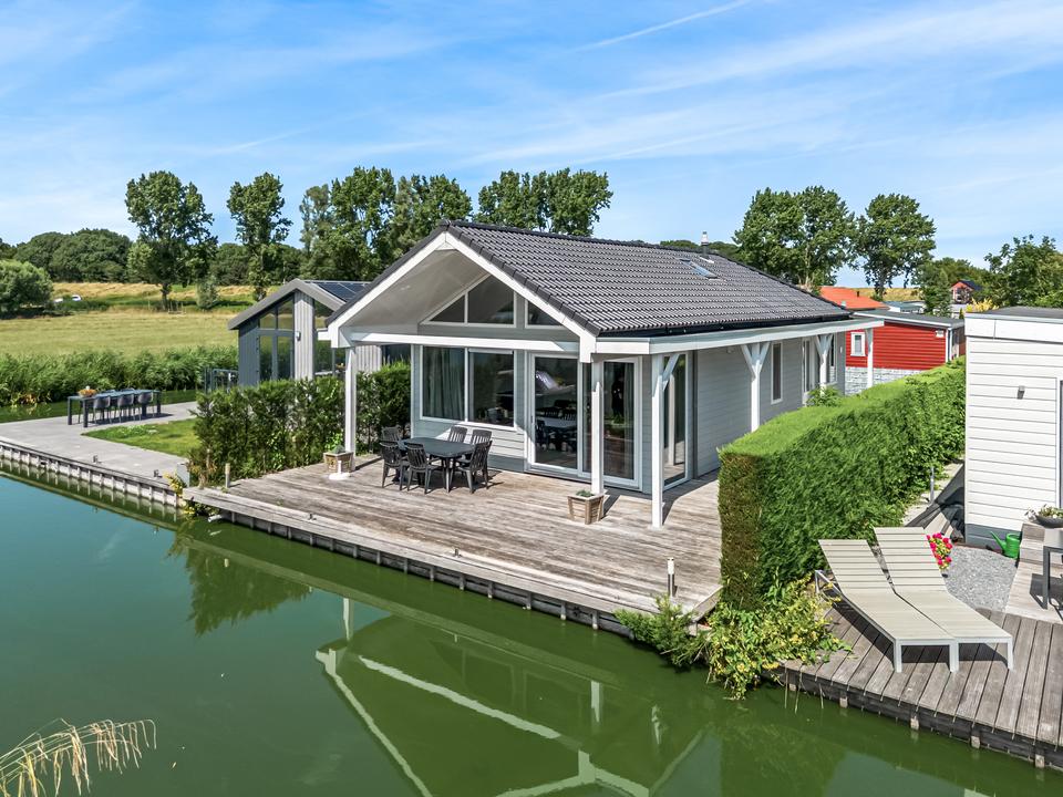 Huis Onderdijk 245 in Wervershoof