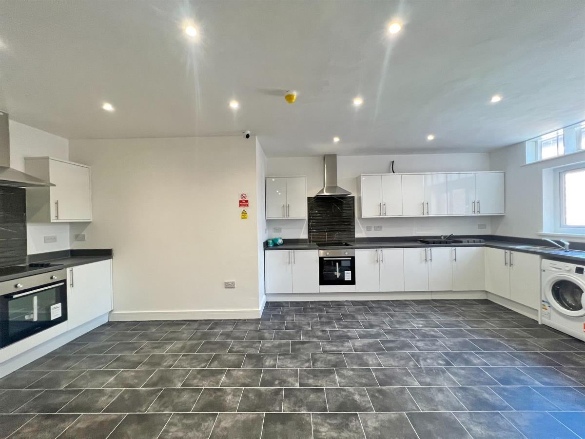 Room Mill Street in Leigh