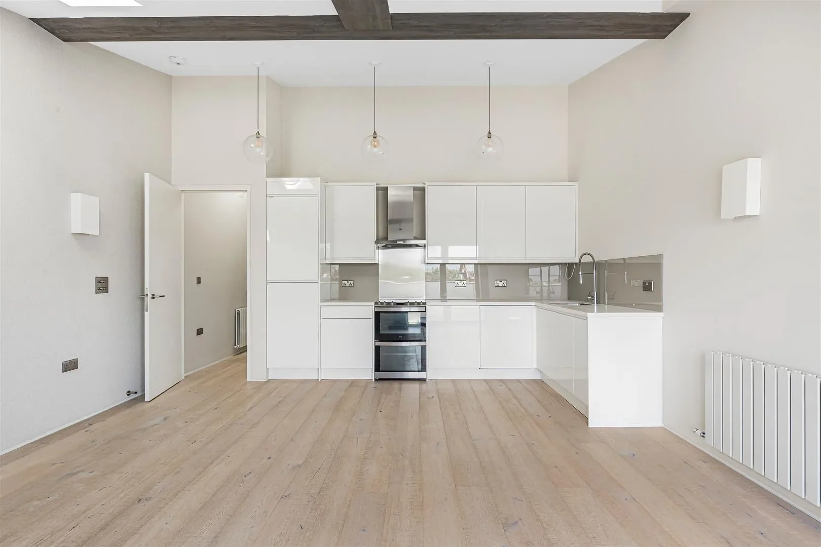 Flat Lambton Road in Greater London