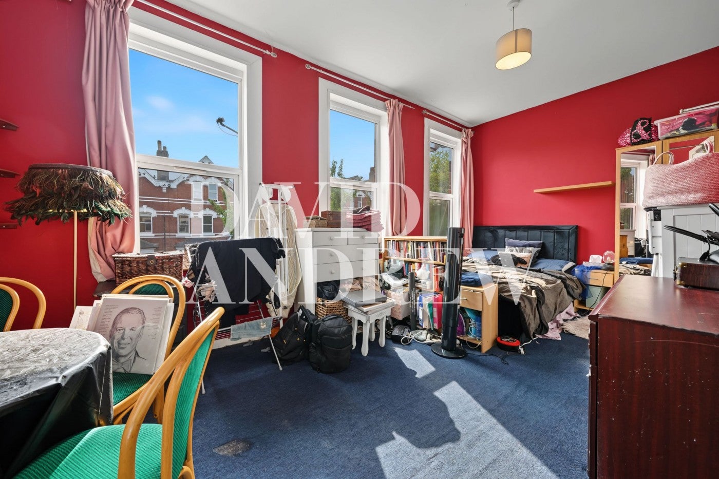 Flat Victoria Road in Greater London