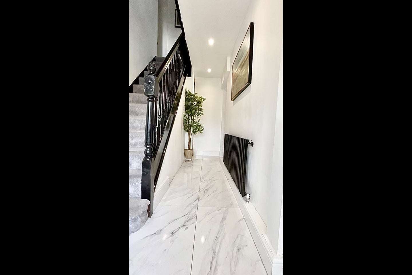 Room Holly Road in Wainscott