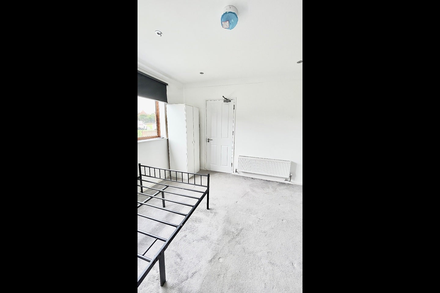 Room Holly Road in Wainscott