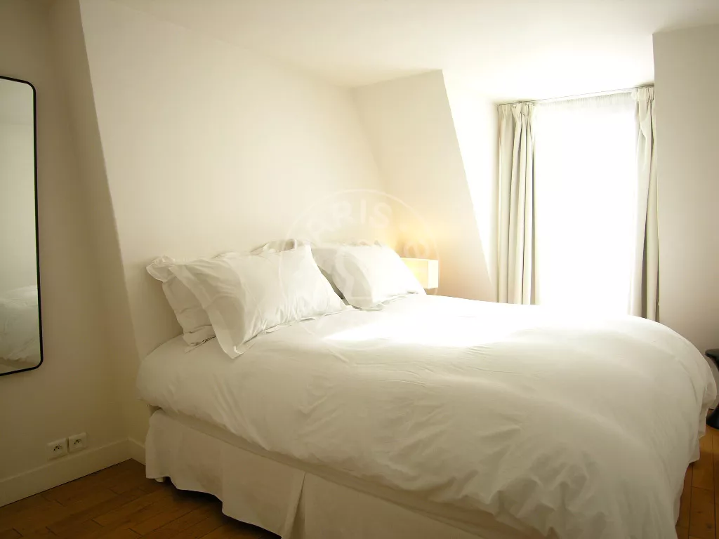 Appartement Rue Louise-Émilie de La Tour d'Auvergne à Paris
