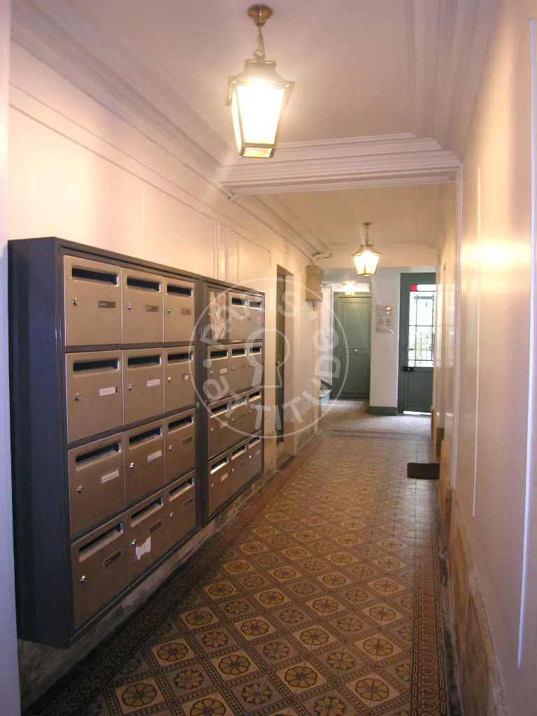 Appartement Rue Louise-Émilie de La Tour d'Auvergne à Paris