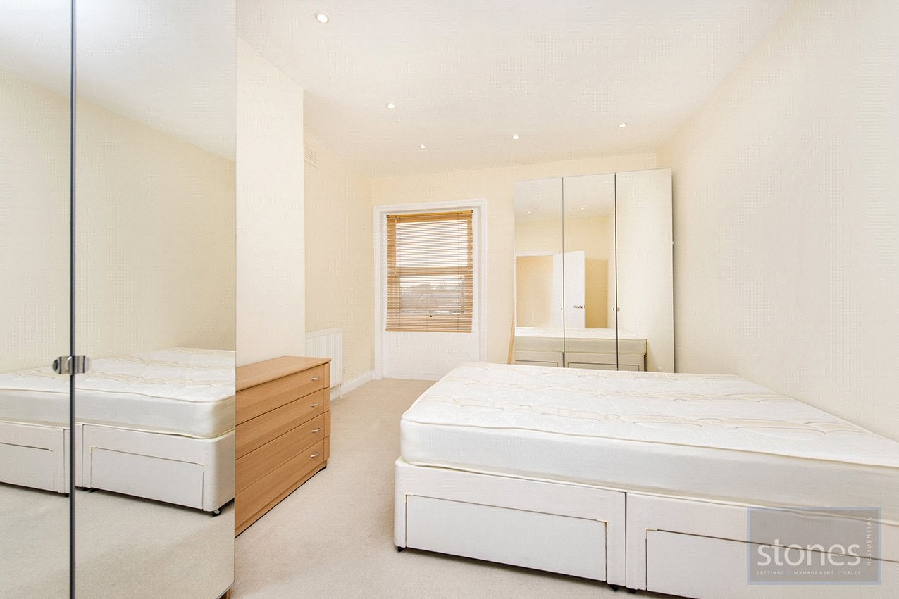 Flat Fellows Road in Greater London