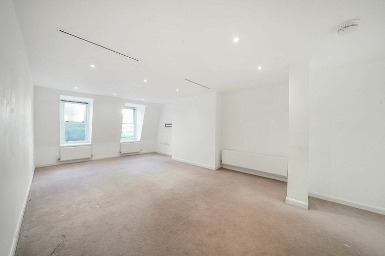 Flat Magdalen Street in Greater London