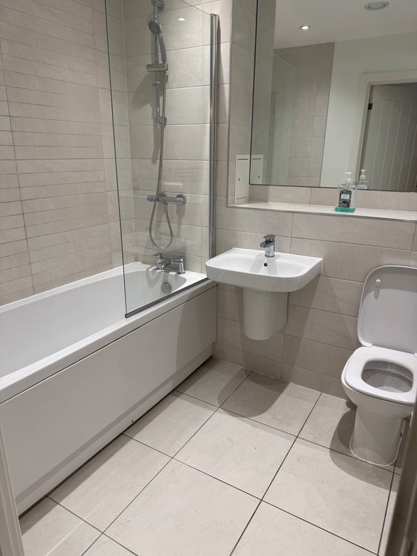 Room Mitcham Road in Greater London