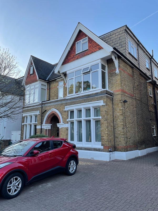 Room Hamilton Road in Greater London