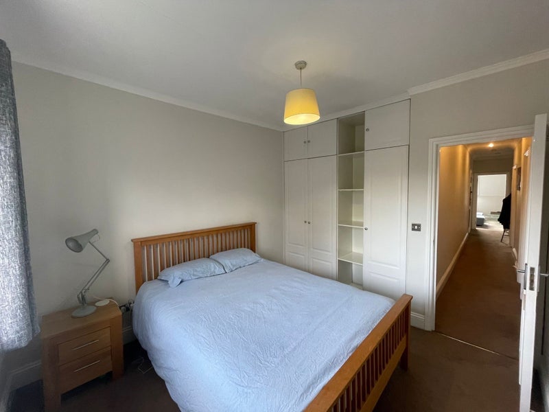 Room Hamilton Road in Greater London