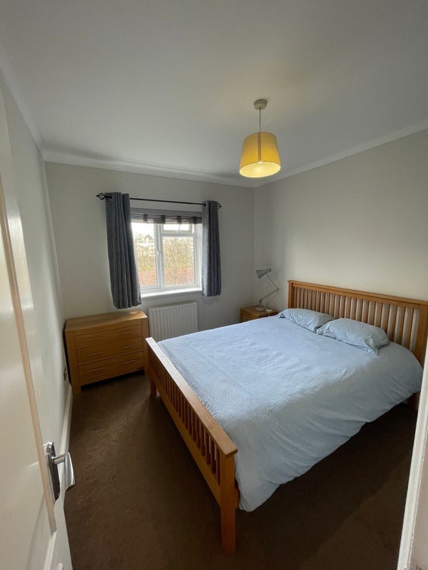 Room Hamilton Road in Greater London