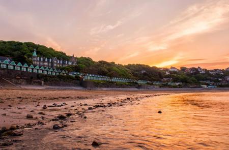 Flat Langland Bay Road in Newton