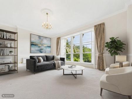 Flat Langland Bay Road in Newton