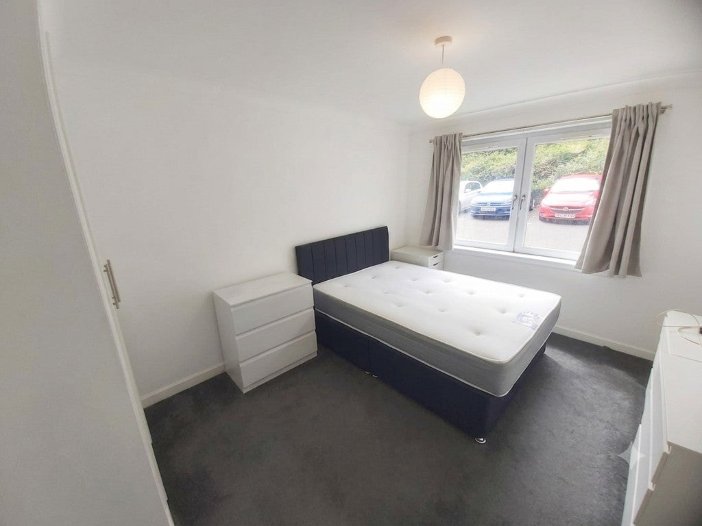 Flat Alexandra Parade in Glasgow