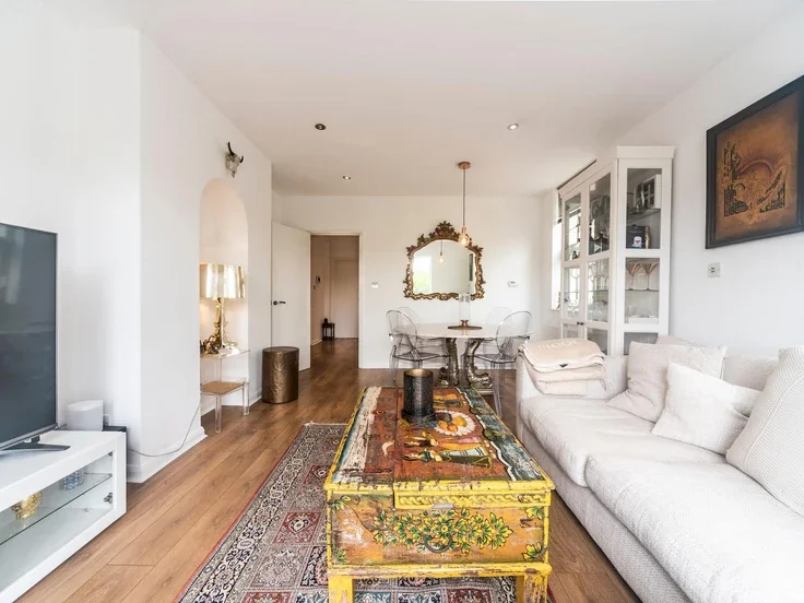 Flat Oak Avenue in Greater London