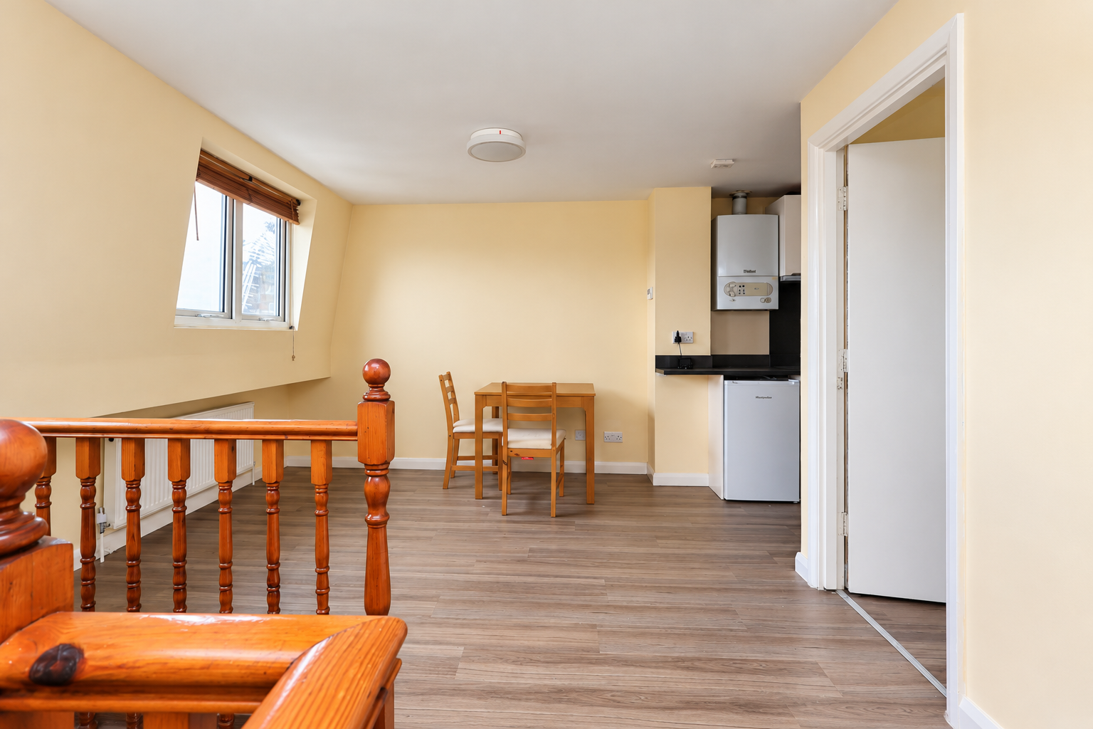Flat Goldhawk Road in Greater London