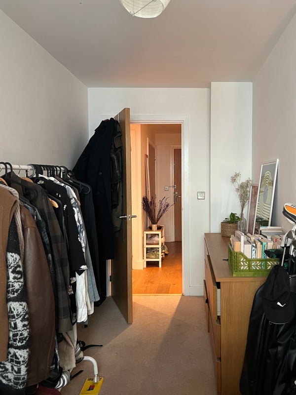 Room Whiston Road in Greater London