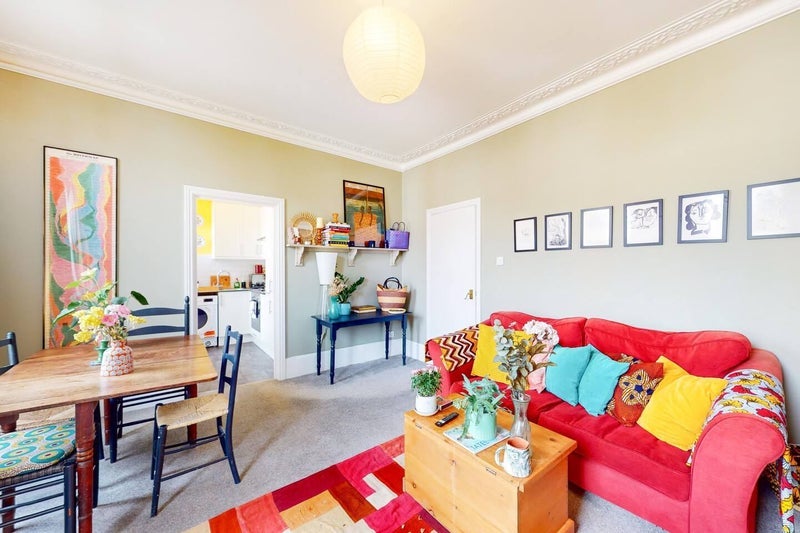 Flat Dunsmure Road in Greater London