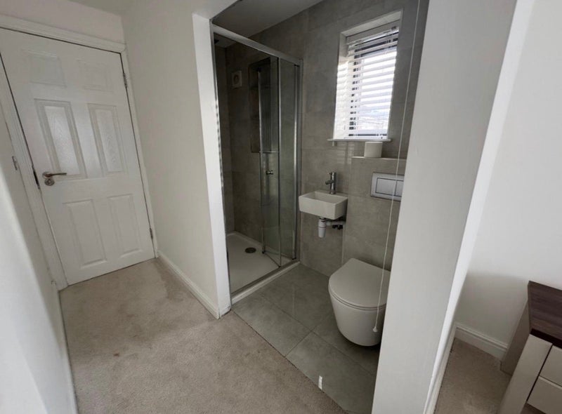 Room Broome Avenue in Charnwood