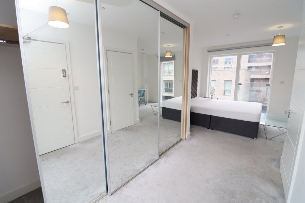 Room Globe Road in Greater London