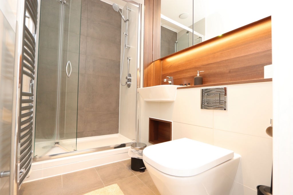 Room Globe Road in Greater London