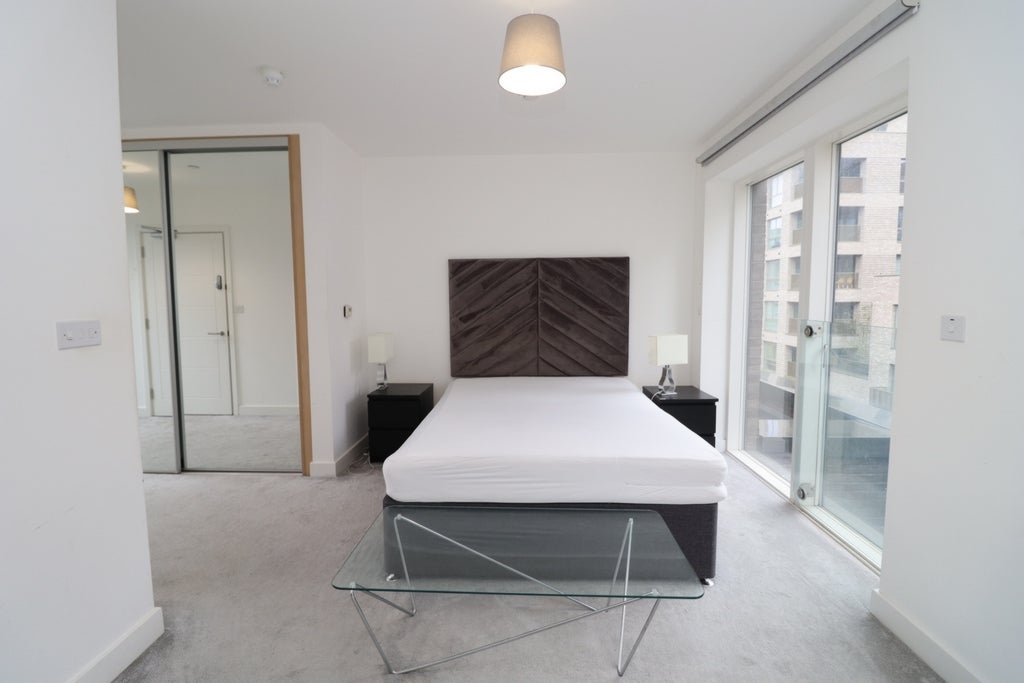Room Globe Road in Greater London