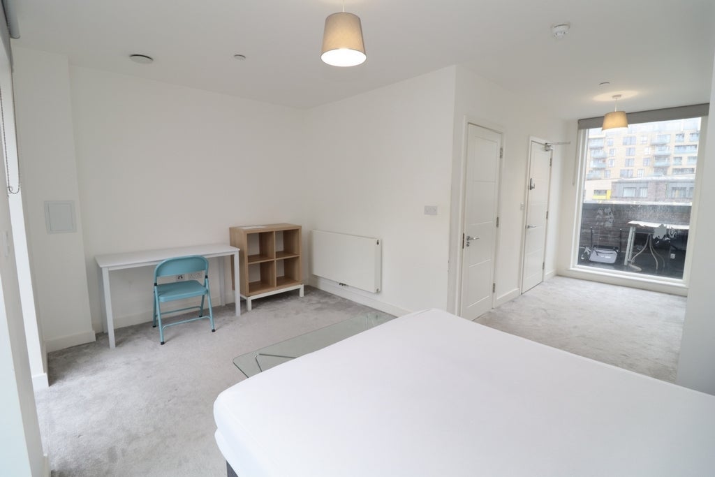 Room Globe Road in Greater London