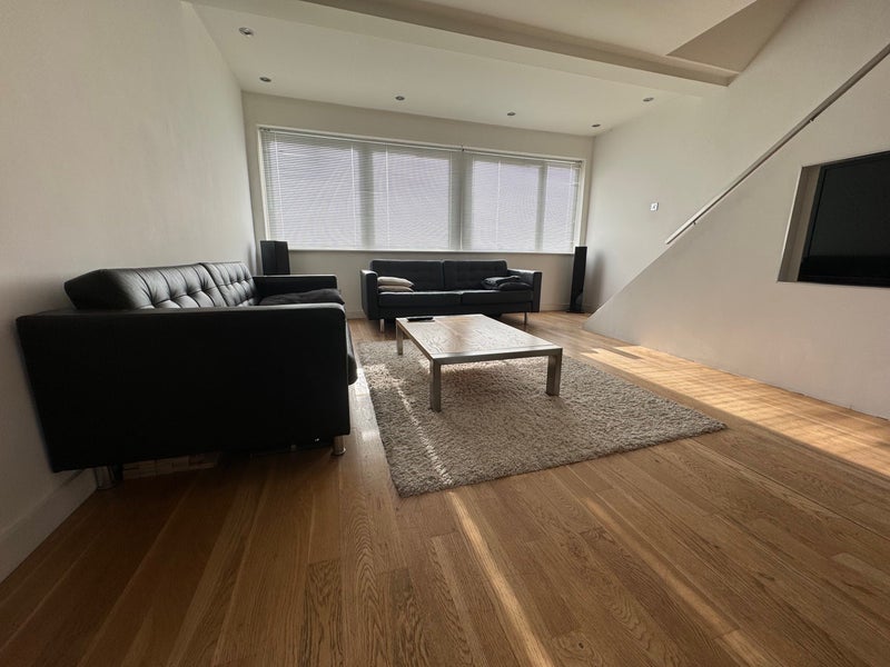 Room Foxwood Road in Greater London