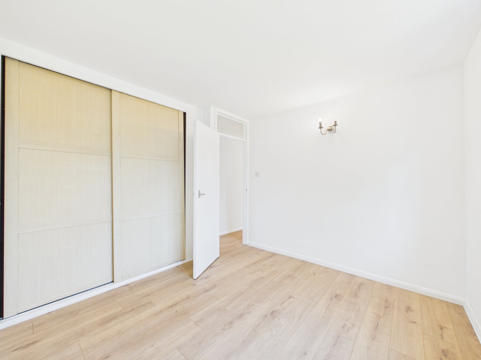 Flat Roseacre Close in Canterbury