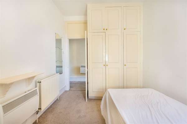 Flat Talgarth Road in Greater London