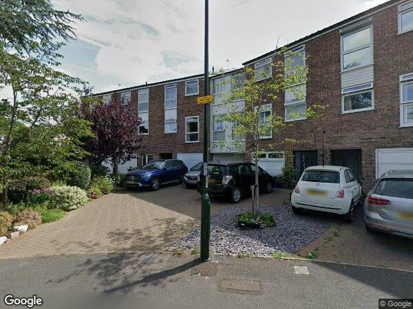 Flat Vineyard Row in Greater London