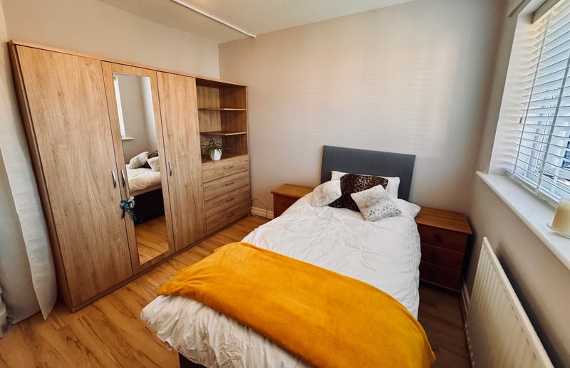 Room Allgreave Close in Trafford