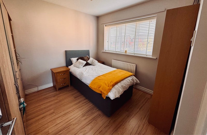 Room Allgreave Close in Trafford