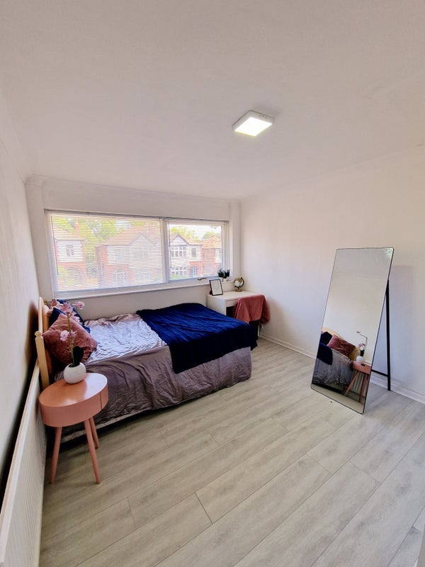Flat Beckfoot Drive in Manchester