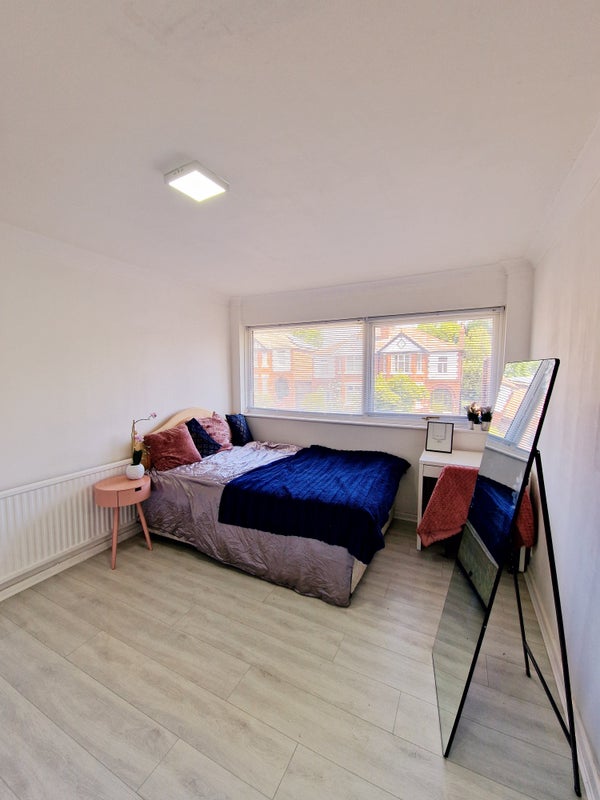 Flat Beckfoot Drive in Manchester