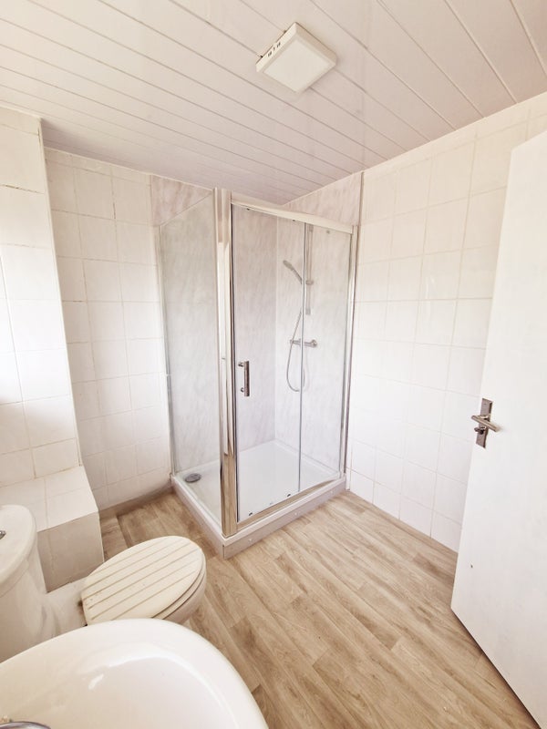 Flat Beckfoot Drive in Manchester