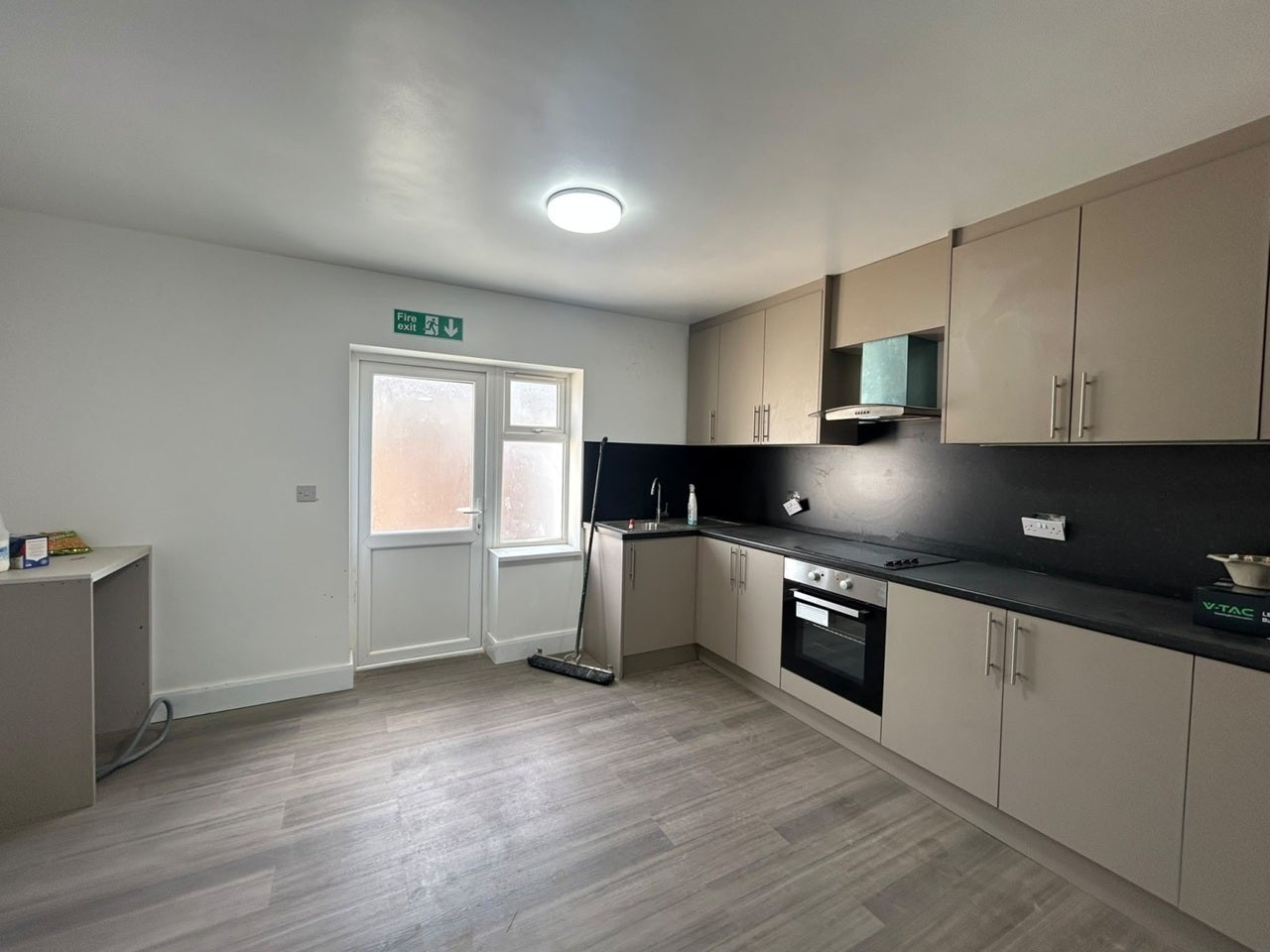 Flat Brentvale Avenue in Greater London