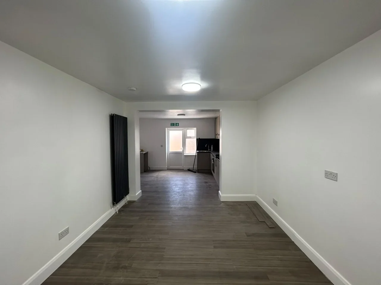 Flat Brentvale Avenue in Greater London