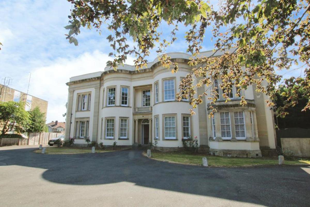 Flat Cleeve Wood Road in Frenchay