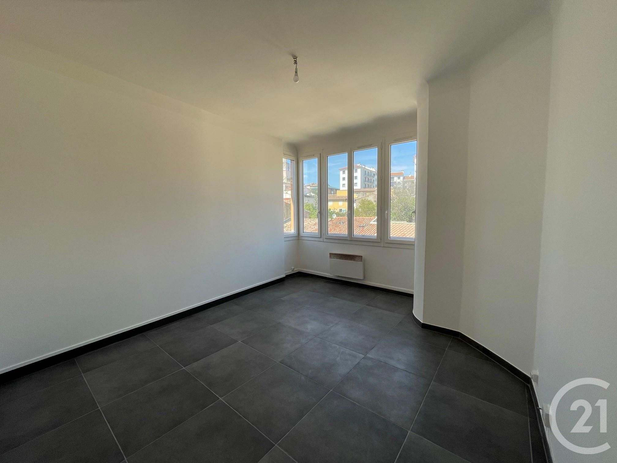 Flat Cours Voltaire in Aubagne