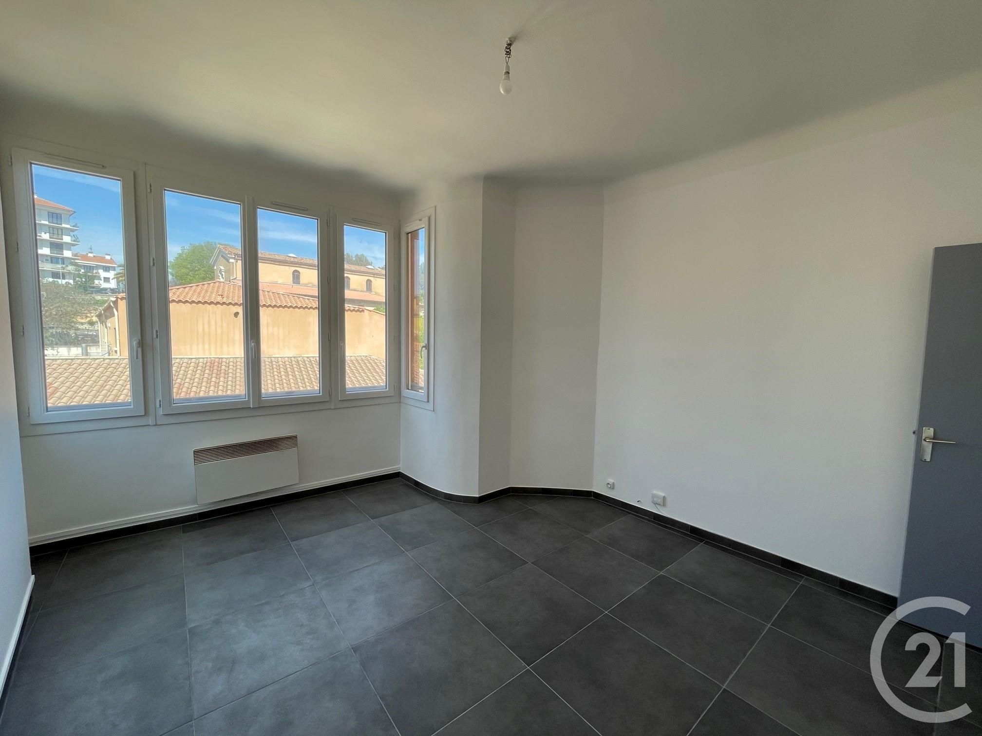 Flat Cours Voltaire in Aubagne