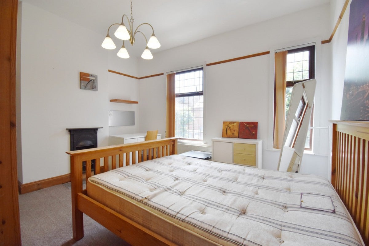 Room Bolingbroke Road in Coventry