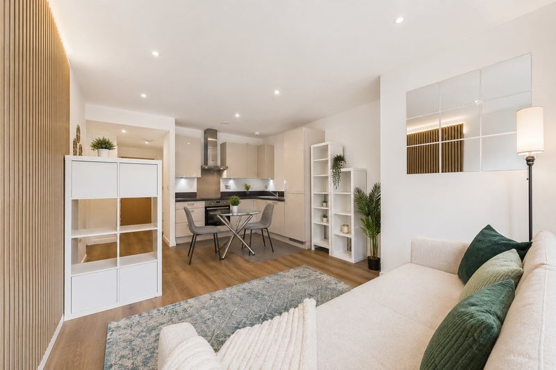 Flat Juniper Drive in Greater London