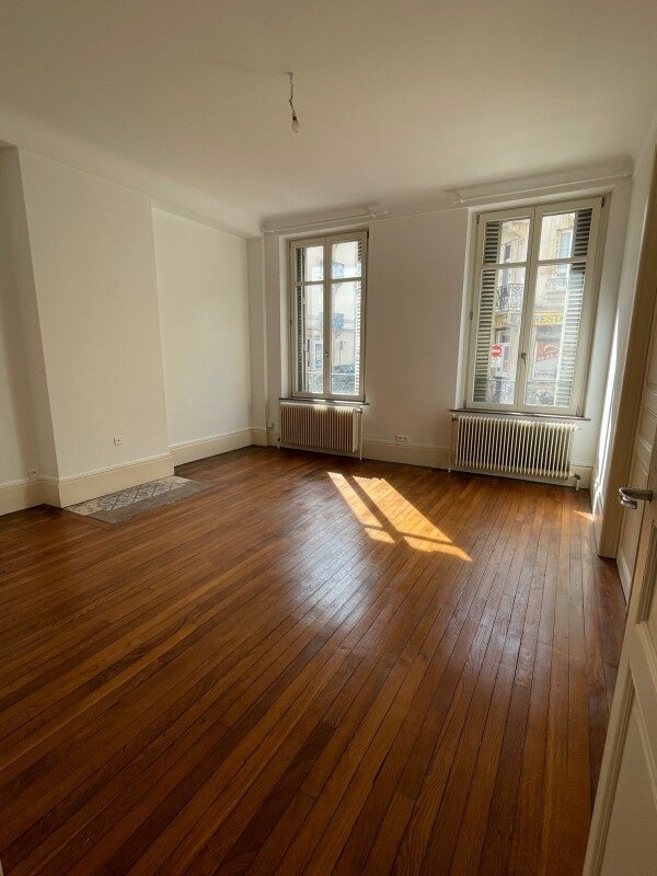 Flat Rue Jeanne d'Arc in Nancy