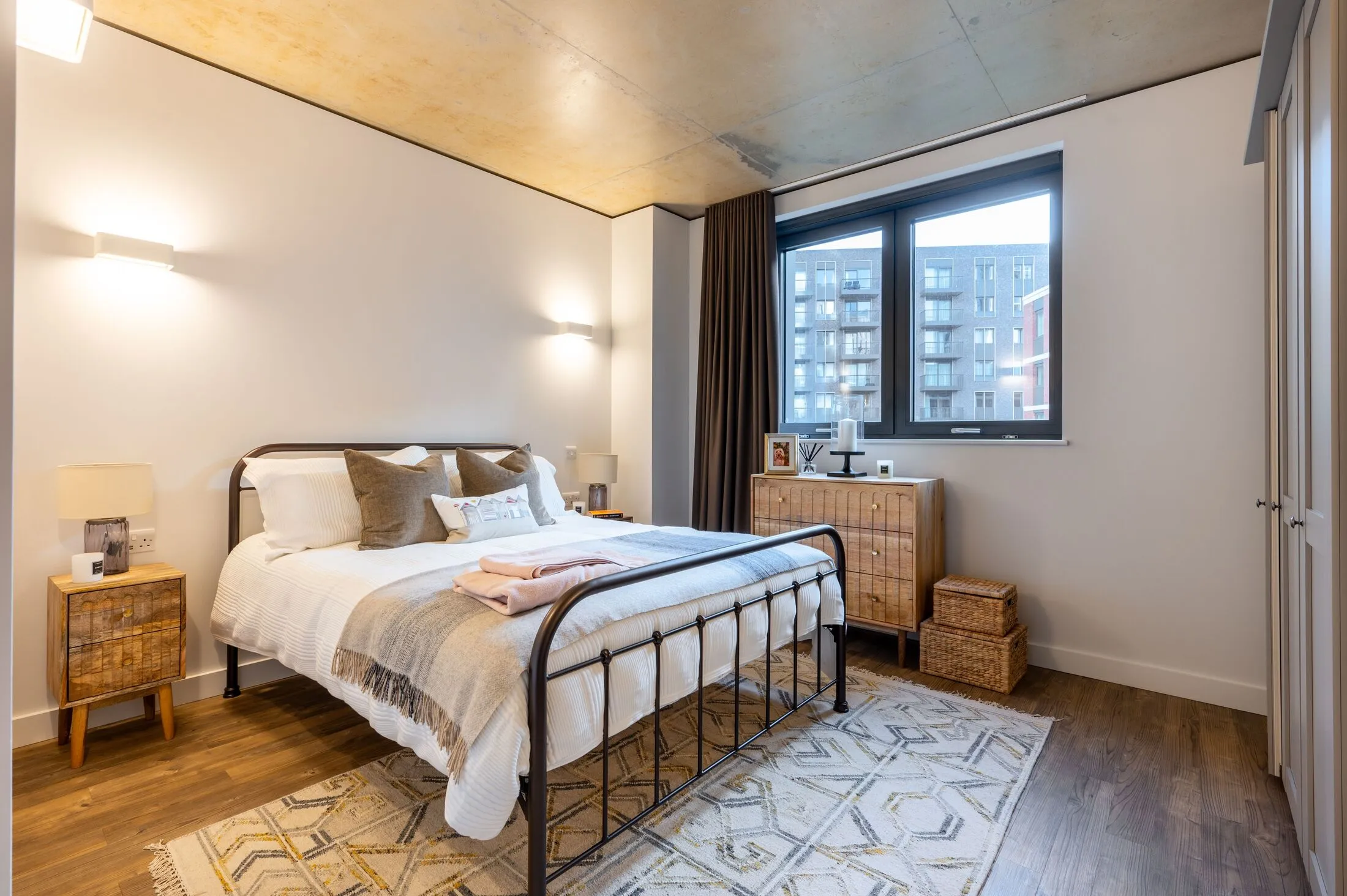 Flat Wrottesley Road in Greater London