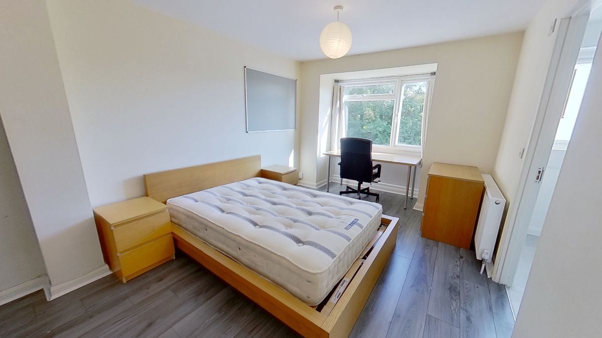 Room Guildford Park Avenue in Guildford
